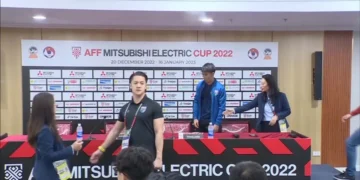 Việt Nam bị ban huấn luyện đội tuyển Thái Lan khiêu khích